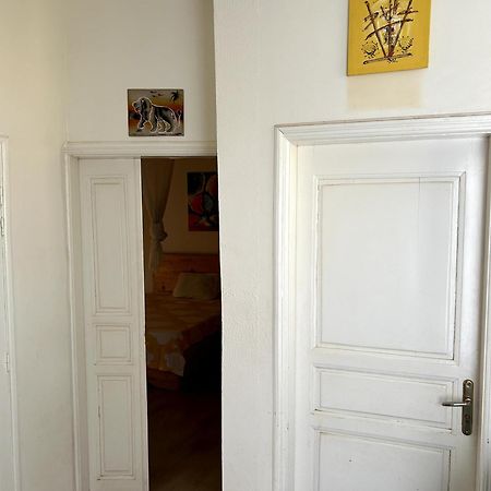 Chambre Spacieuse Avec Balcon - Salle De Bain Exterieure Privee & Breakfast سانت - لويس المظهر الخارجي الصورة