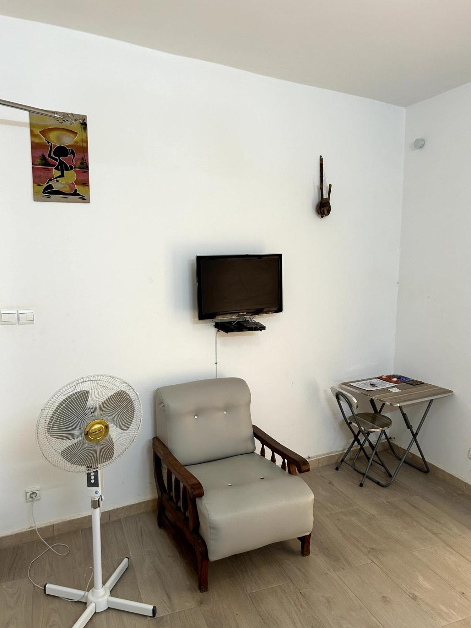 Chambre Spacieuse Avec Balcon - Salle De Bain Exterieure Privee & Breakfast سانت - لويس المظهر الخارجي الصورة